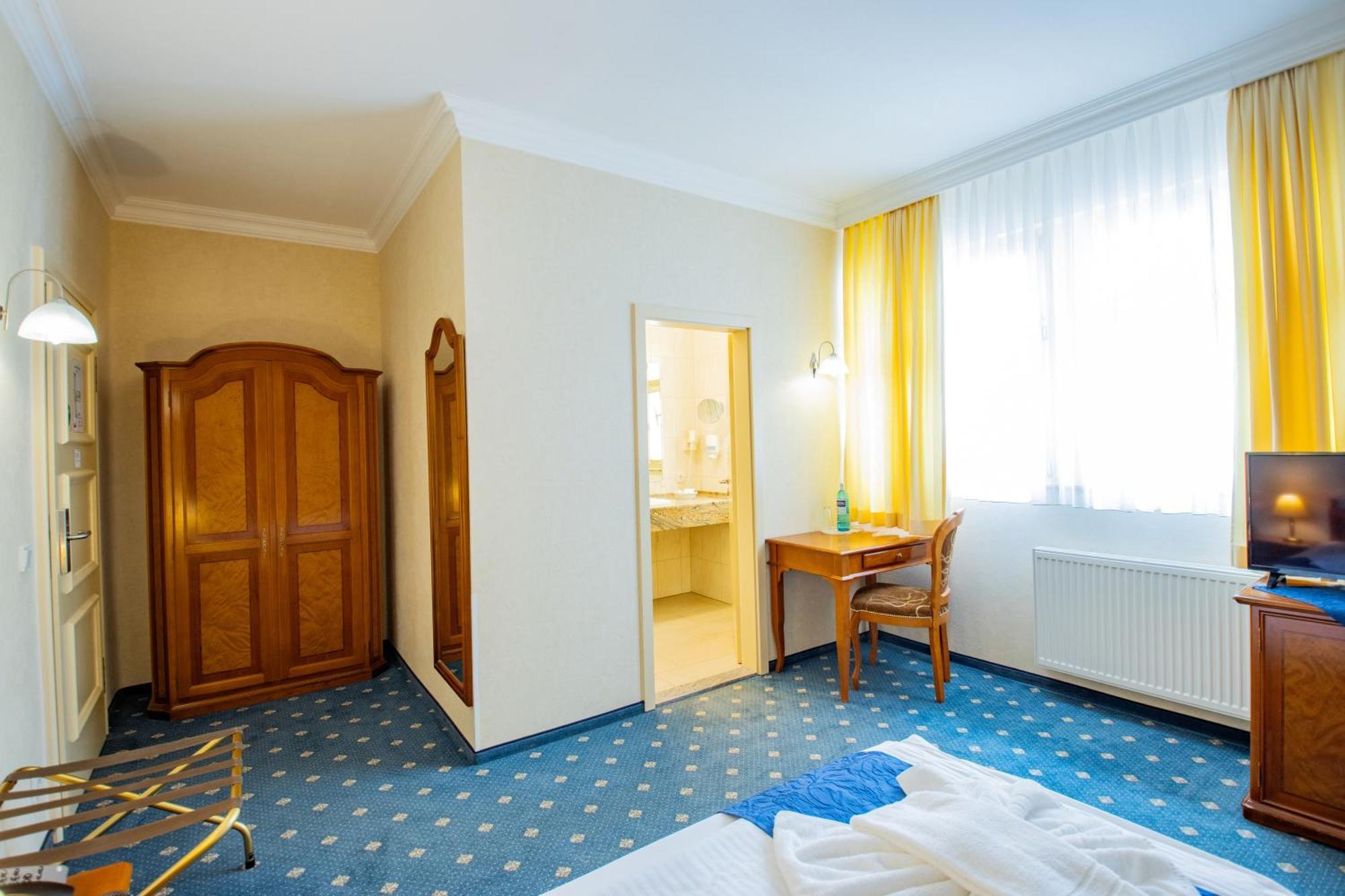 Seehotel Grossraeschen Exterior photo